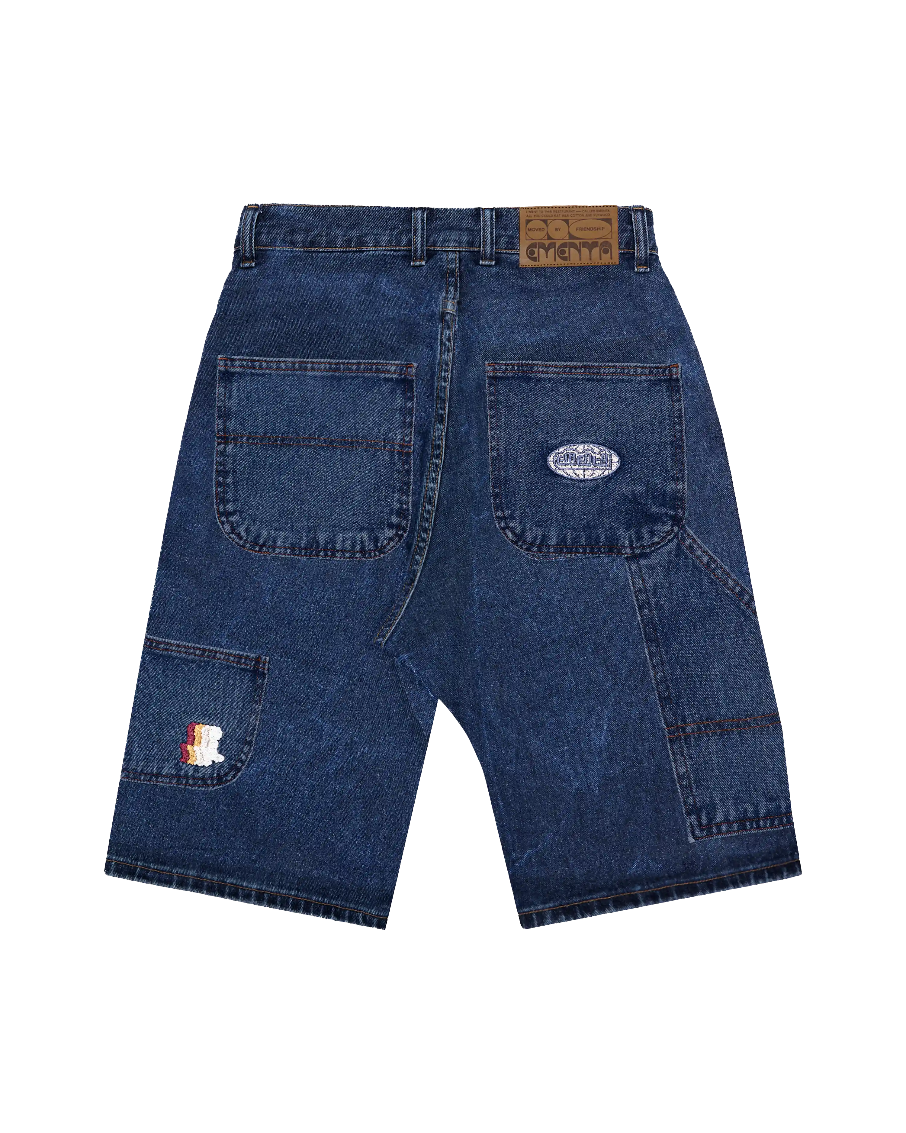 100% Cotton denim
Blue marble stone wash&nbsp;
Embroidered designs on back and side pockets
2 front pockets with classic coin pocket
2 back patch pockets for functional storage
2 side utility pockets with reinforced stitching
Relaxed, knee-length fit with wide leg opening
Branded leather patch on waistband
Made in Portugal